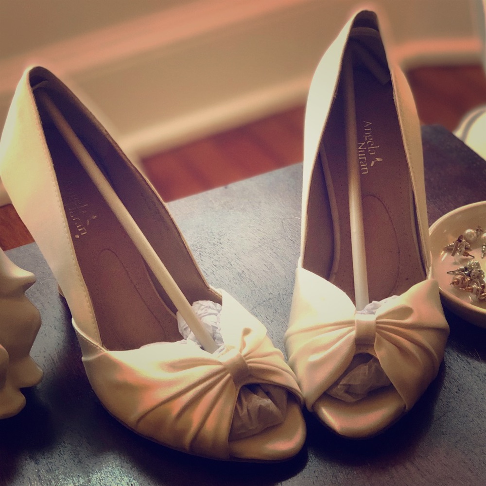 Antique by Angela Nuran Ginger Pumps